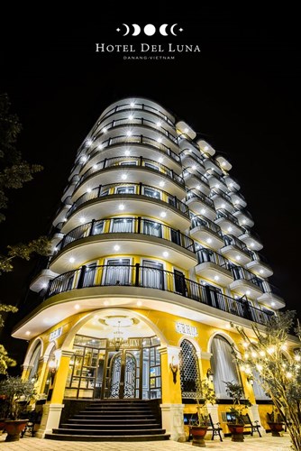 Hotel Del Luna